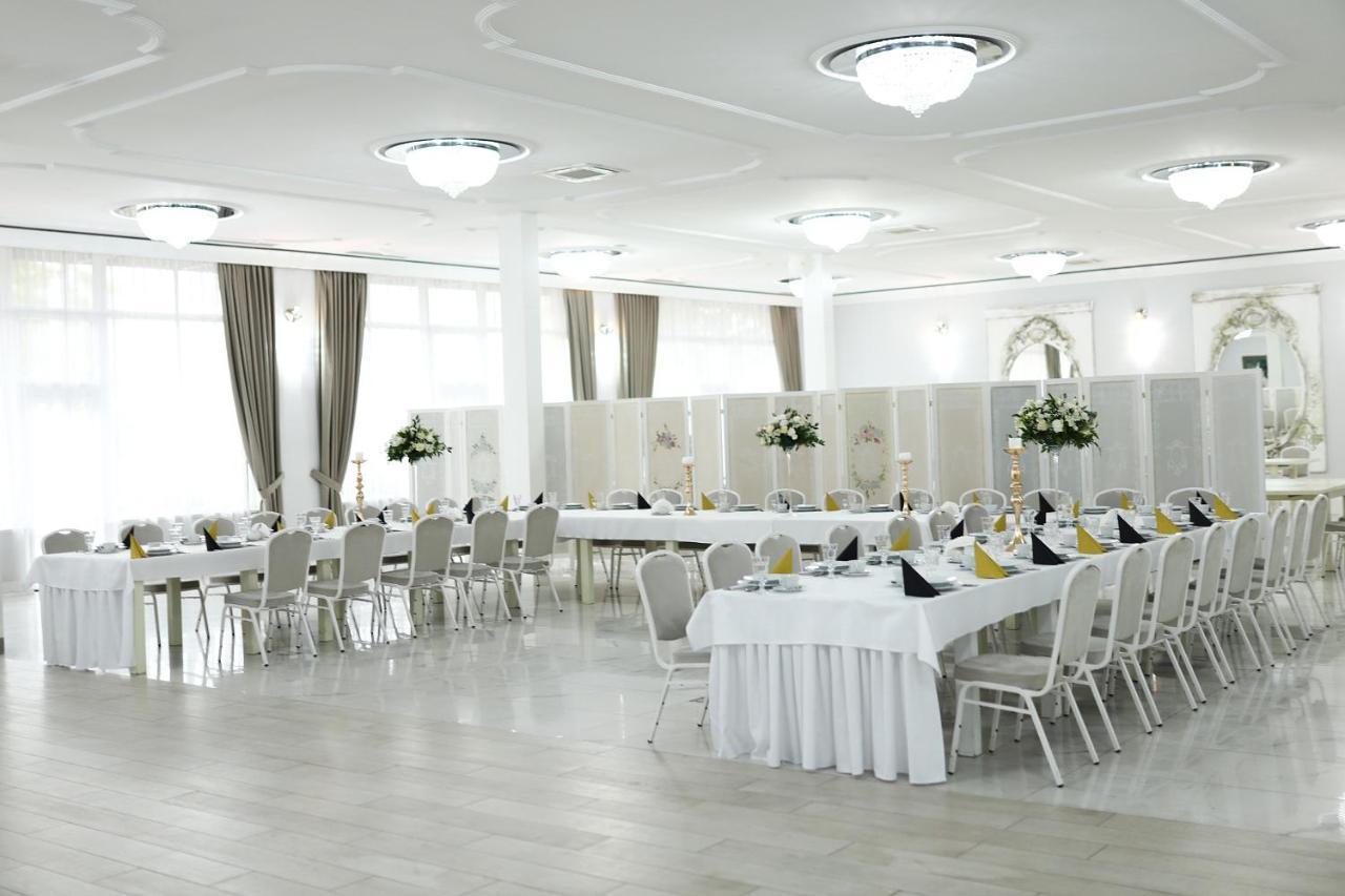 Hotel Greys Polonia Zasutowo Exterior foto